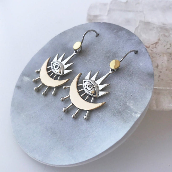 Pendientes de ojo malvado con rayos de luna creciente de Olivenorma
