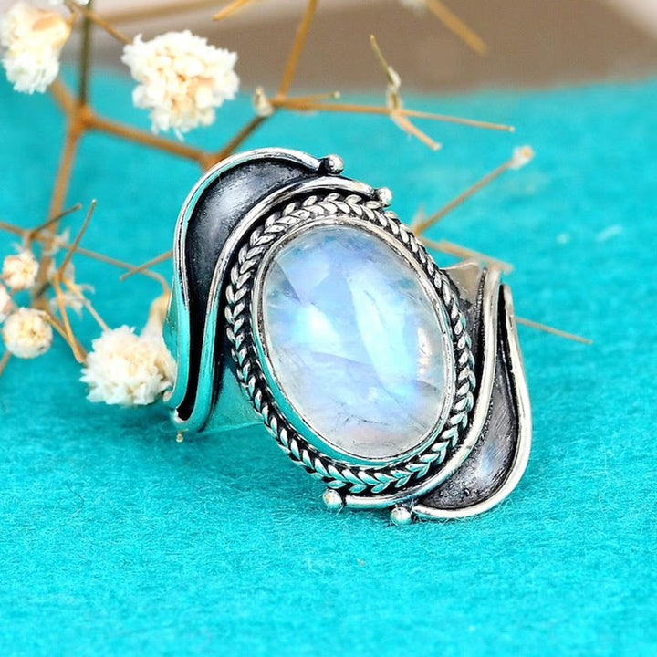 Anillo de piedra lunar retro "Fuente de intuición" de Olivenorma