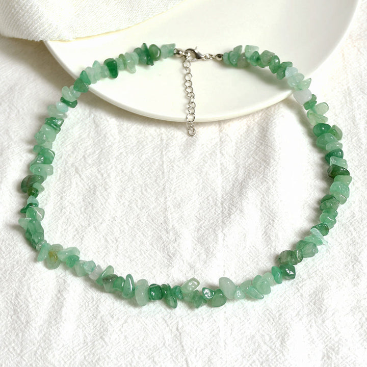 Collar de piedra de cristal pulida de forma irregular de Olivenorma