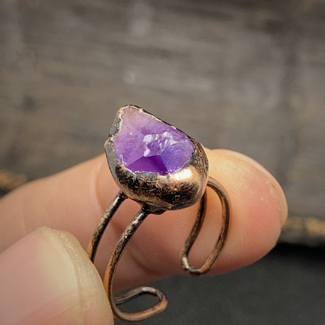 Anillo ajustable con doce piedras de nacimiento de piedra irregular natural en bruto de Olivenorma 