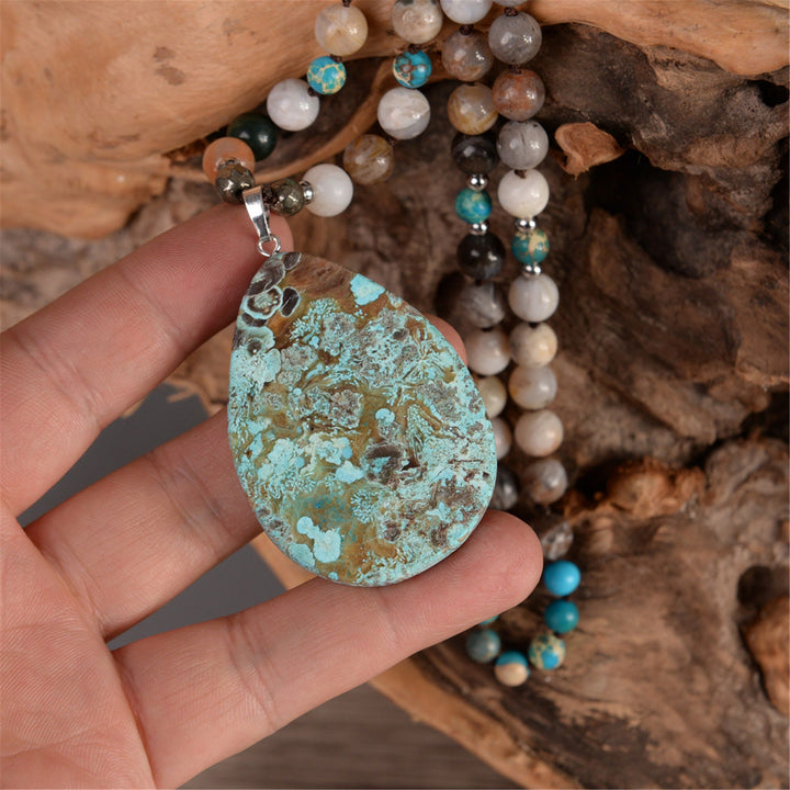 Collar de cuentas de turquesa africana natural hecho a mano de Olivenorma