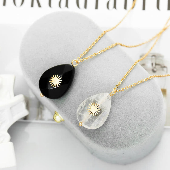Collar con gemas curativas y gotas de agua con hexagrama