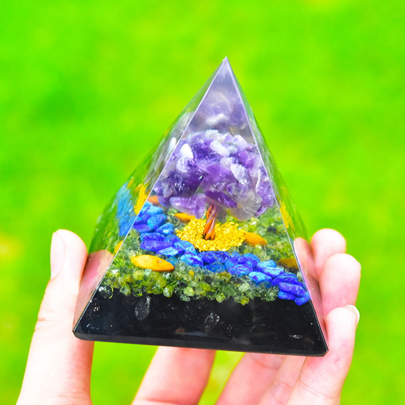 Pirámide de orgón del árbol de la vida de lapislázuli, obsidiana, peridoto y amatista de Olivenorma