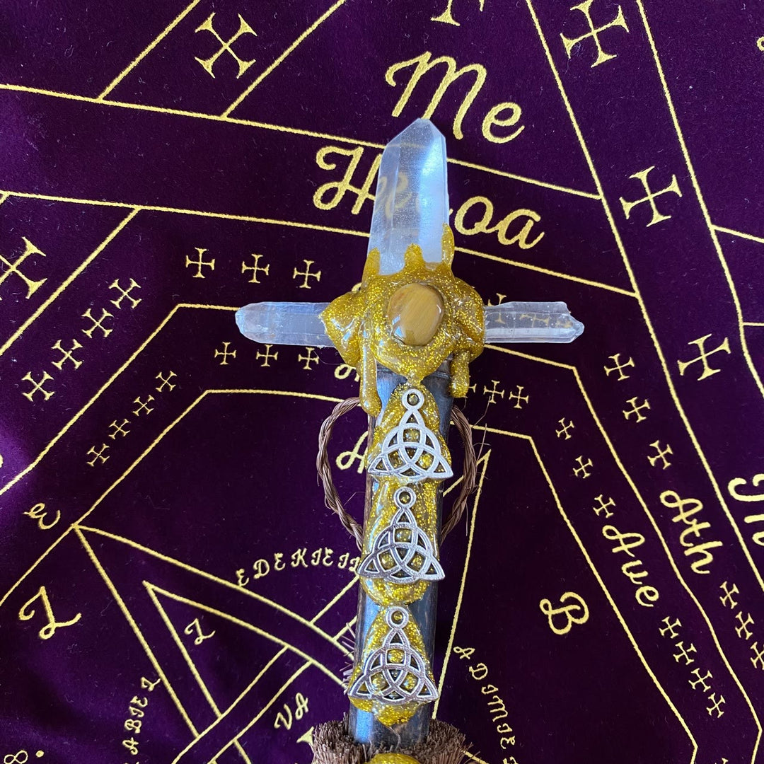 Adorno de escoba de Wicca con accesorios de expulsión de magia de cristal natural de Olivenorma