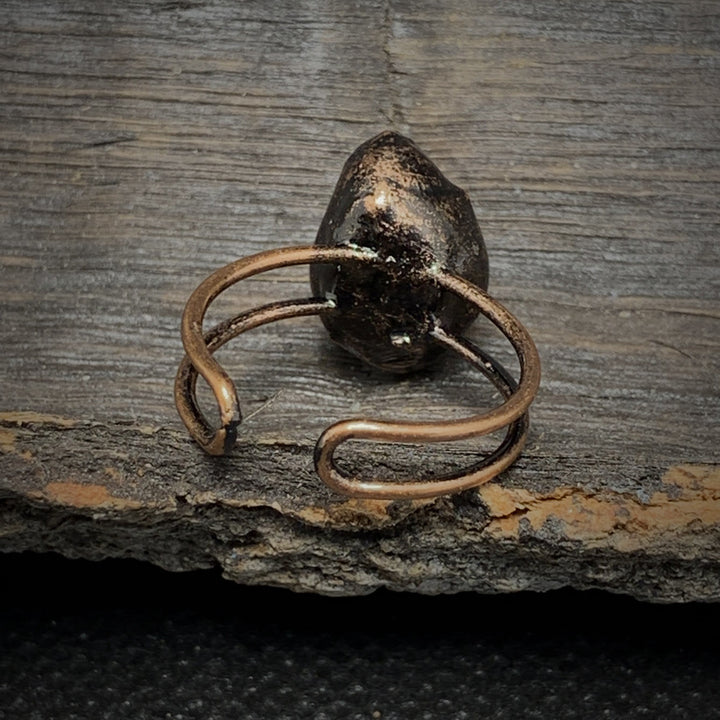 Anillo ajustable con doce piedras de nacimiento de piedra irregular natural en bruto de Olivenorma 