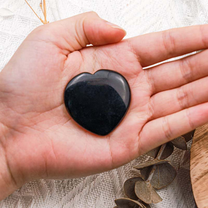 Piedra de preocupación con forma de corazón de obsidiana negra de Olivenorma