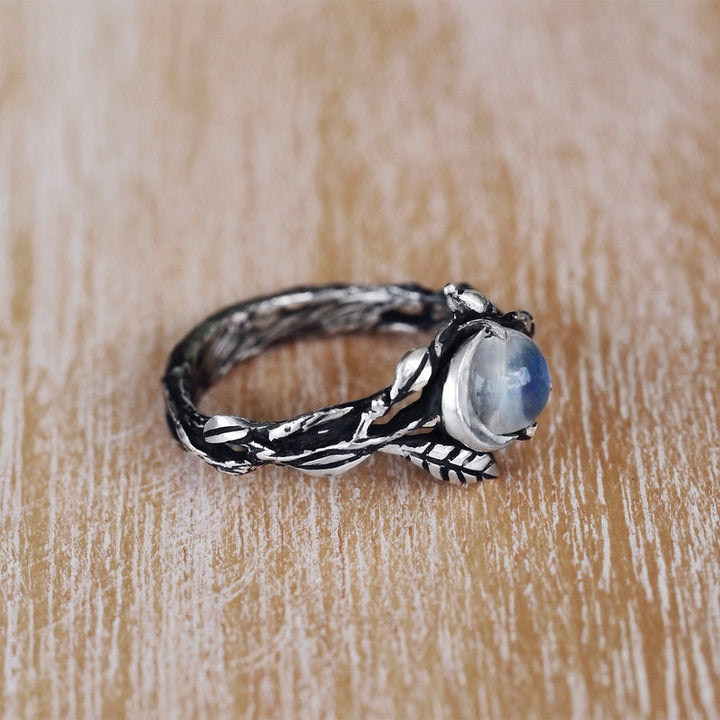 Anillo de luz lunar de piedra lunar Olivenorma