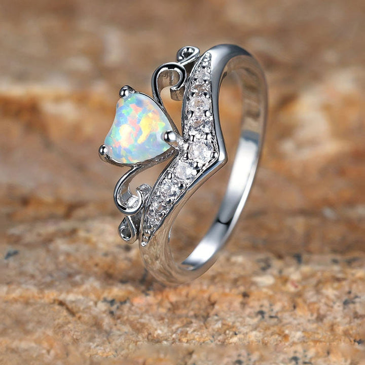 Anillo de ópalo con corona de corazón "Peace of Mind" de Olivenorma 