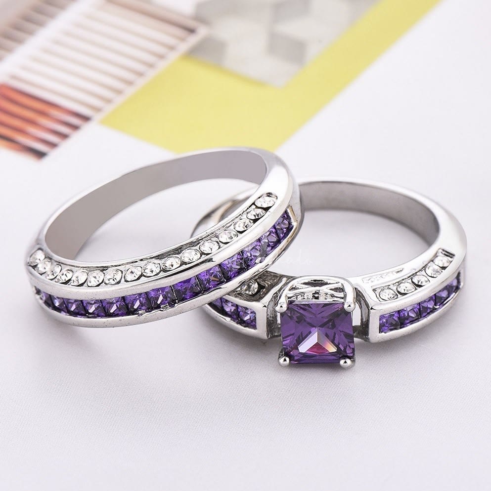 Juego de anillos de amatista y circonita blanca de Olivenorma