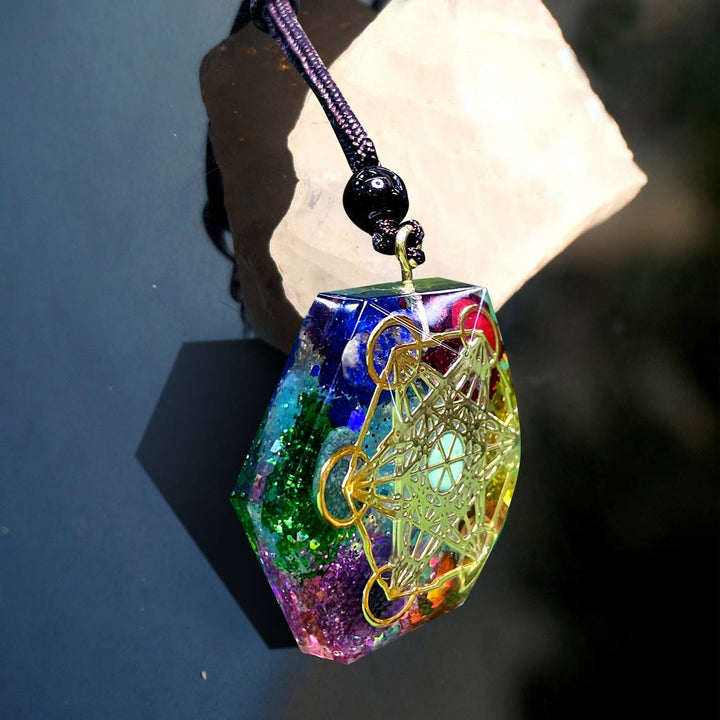 Collar de meditación con el símbolo del cubo de Metatrón del chakra Olivenorma