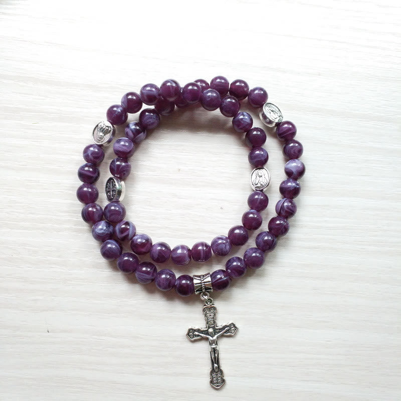 Pulsera rosario con colgante de cruz de amatista de Olivenorma