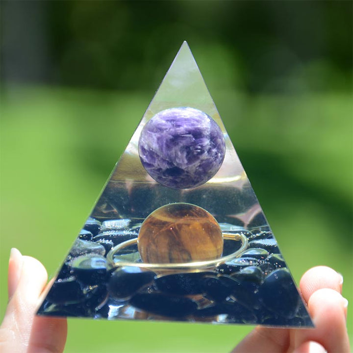 Esfera de amatista de Olivenorma con pirámide de orgón de obsidiana y ojo de tigre