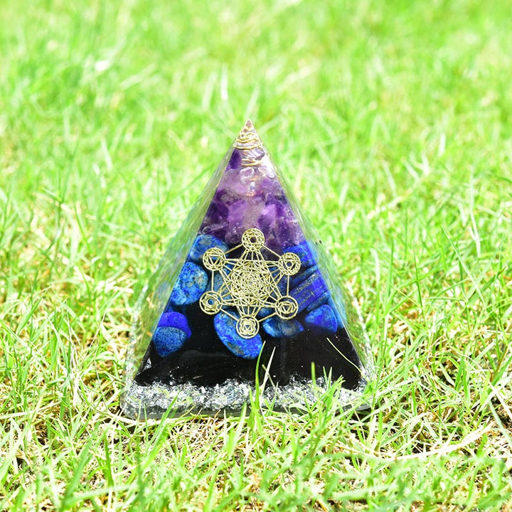 Olivenorma , lapislázuli, turmalina negra, símbolo del cubo de Metatrón, pirámide de orgón