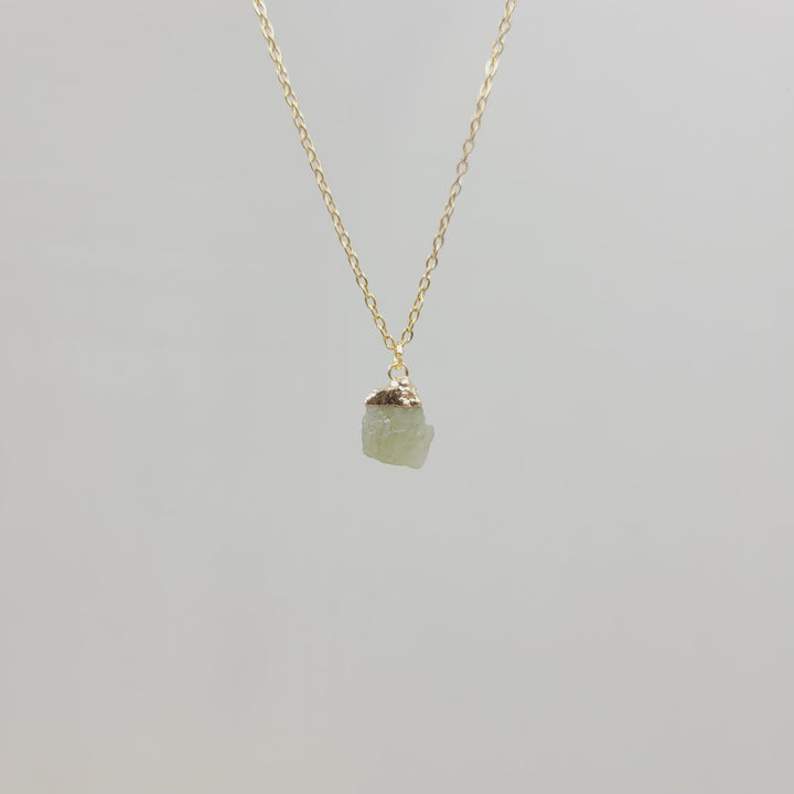 Collar de gemas de piedra cruda de cristal irregular de Olivenorma
