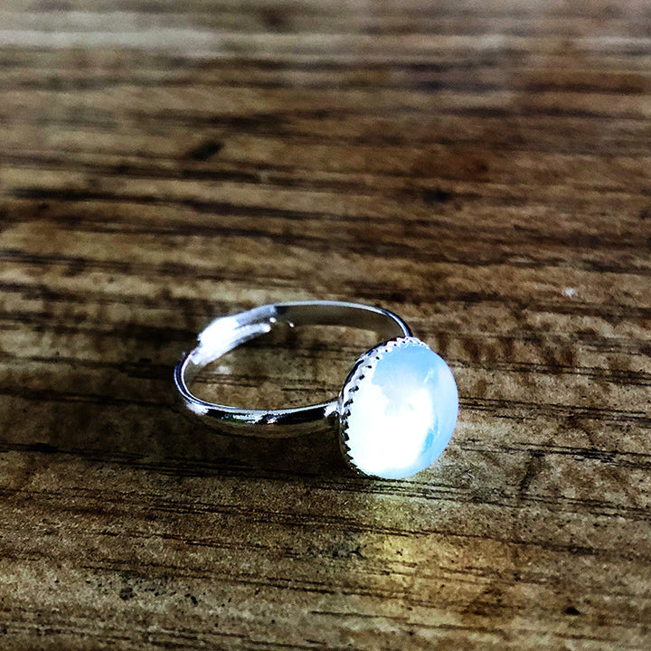 Anillo ajustable de medio círculo sencillo con piedra lunar y ópalo de Olivenorma