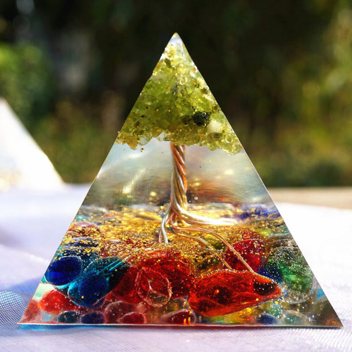 Pirámide de orgón del árbol de la vida de fluorita y peridoto de Olivenorma
