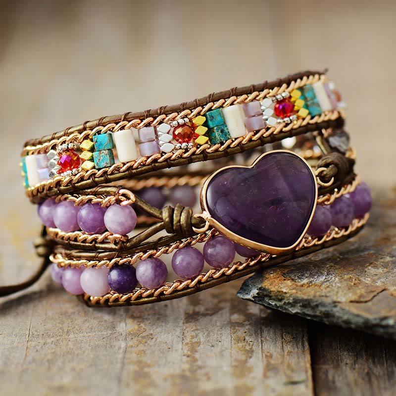Pulsera envolvente con dijes de corazón de amatista de Olivenorma 