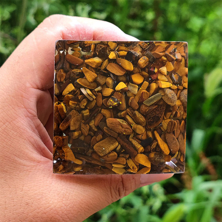 Pirámide de orgón del árbol de la vida de peridoto y ojo de tigre de Olivenorma