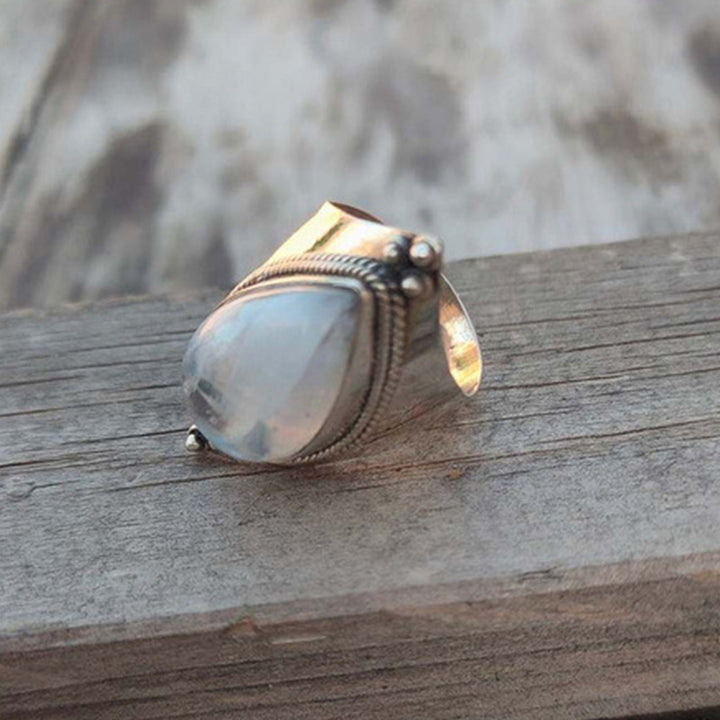 Anillo retro de piedra lunar Olivenorma