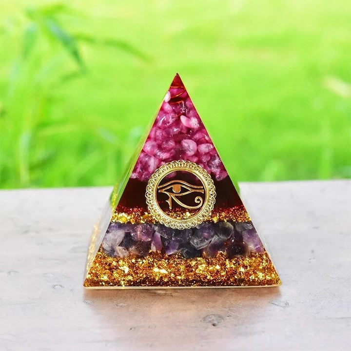 Pirámide de orgón con ojo de Horus y amatista de cristal rosa de Olivenorma 
