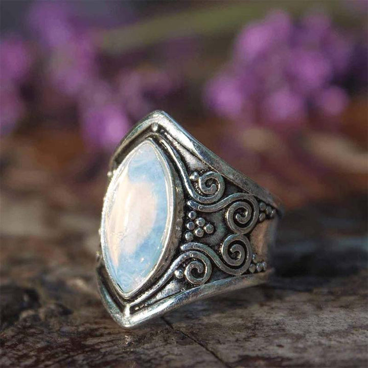 Anillo de protección curativa con piedra lunar Olivenorma