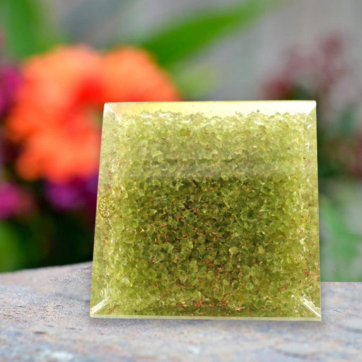 Pirámide de orgón del cubo de Metatrón de peridoto de Olivenorma