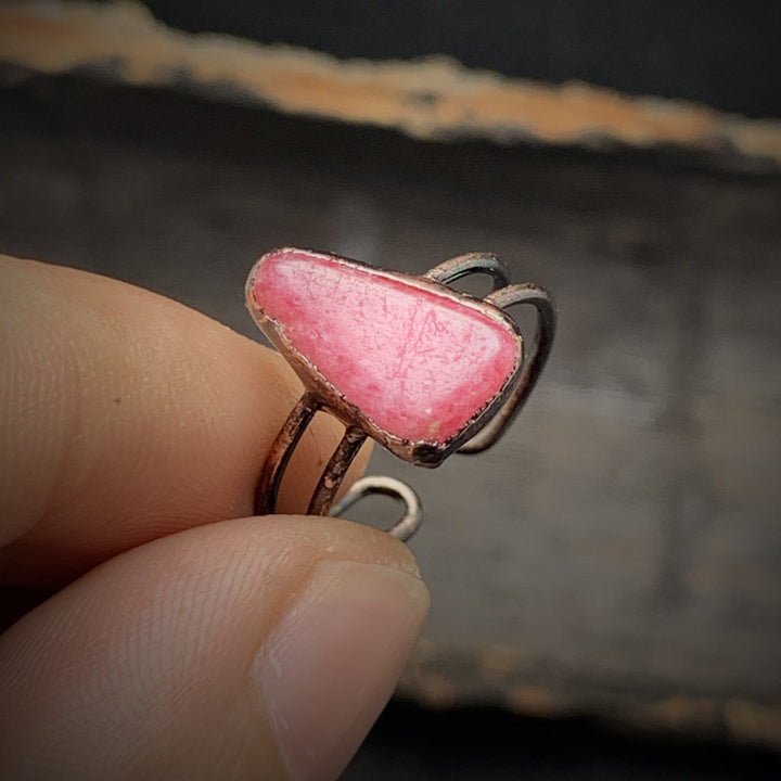 Anillo ajustable con doce piedras de nacimiento de piedra irregular natural en bruto de Olivenorma 
