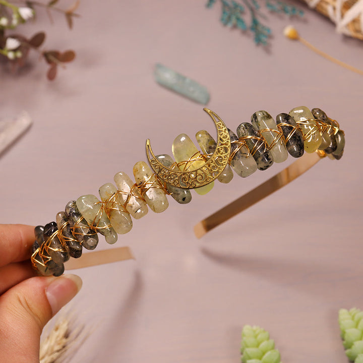 Corona de cristal de luna con hilo dorado y piedra natural de Olivenorma
