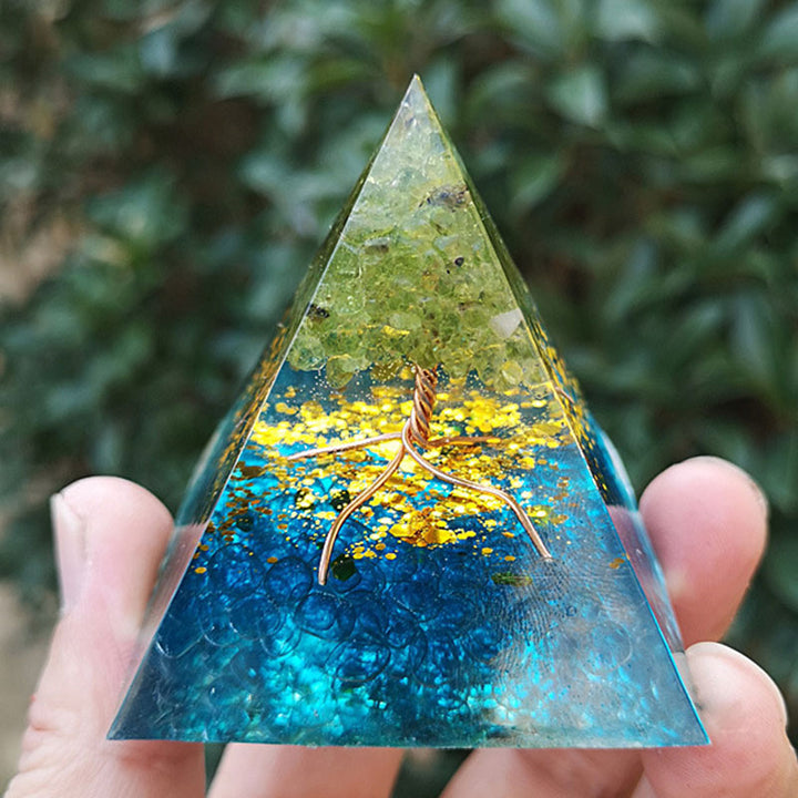Pirámide orgónica del árbol de la vida de peridoto y aguamarina de Olivenorma