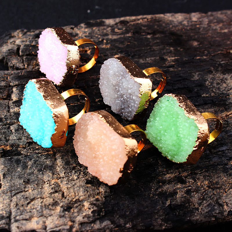 Anillo abierto chapado en oro con racimo natural irregular de Olivenorma