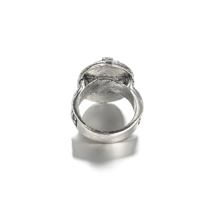 Anillo de lapislázuli tallado con estilo punk