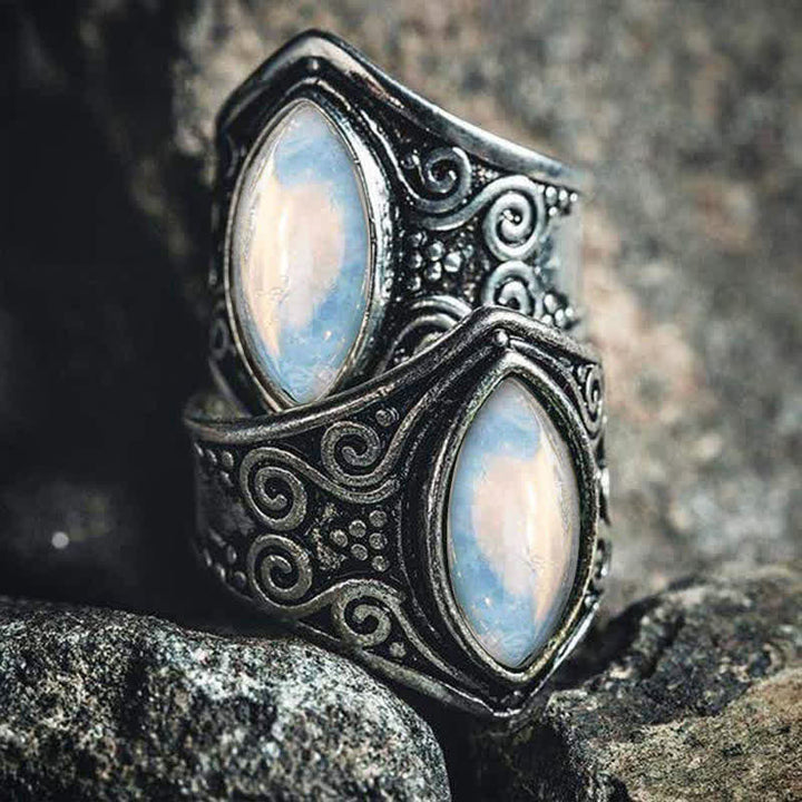 Anillo de protección curativa con piedra lunar Olivenorma