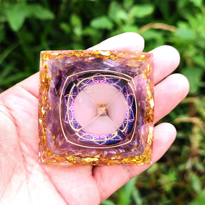 Pirámide de orgón de amatista y cuarzo rosa de Olivenorma 