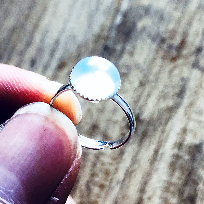 Anillo ajustable de medio círculo sencillo con piedra lunar y ópalo de Olivenorma