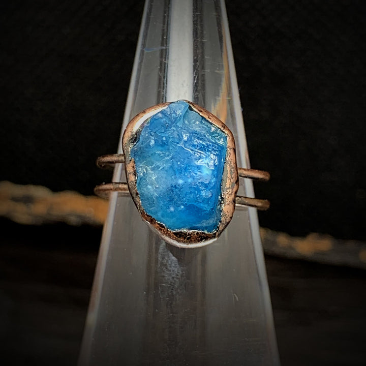 Anillo ajustable con doce piedras de nacimiento de piedra irregular natural en bruto de Olivenorma 