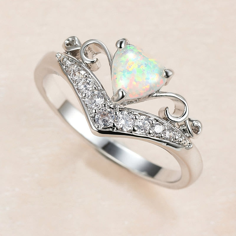 Anillo de ópalo con corona de corazón "Peace of Mind" de Olivenorma 