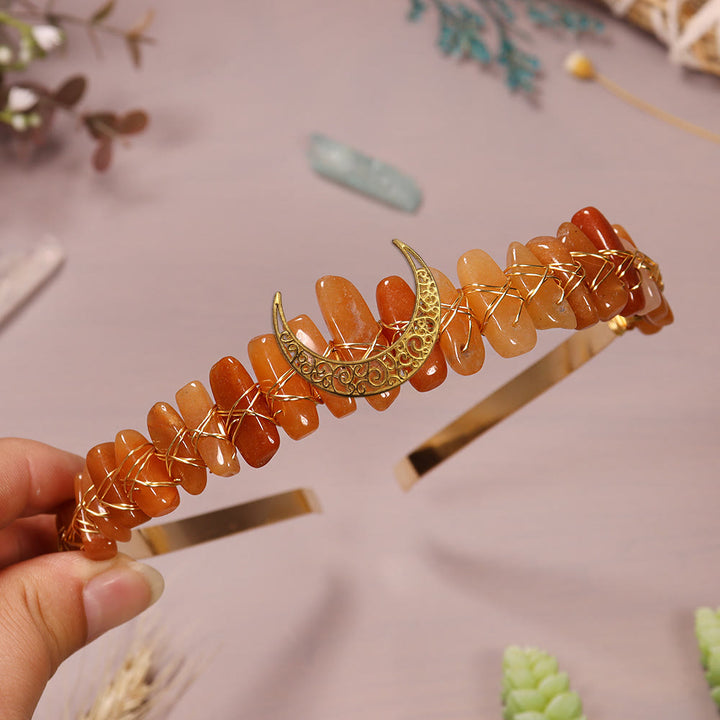 Corona de cristal de luna con hilo dorado y piedra natural de Olivenorma