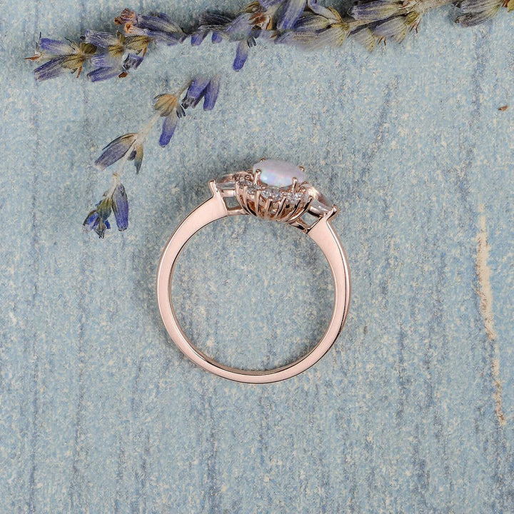 Anillo de mujer con ópalo, piedra lunar y circonita blanca de Olivenorma
