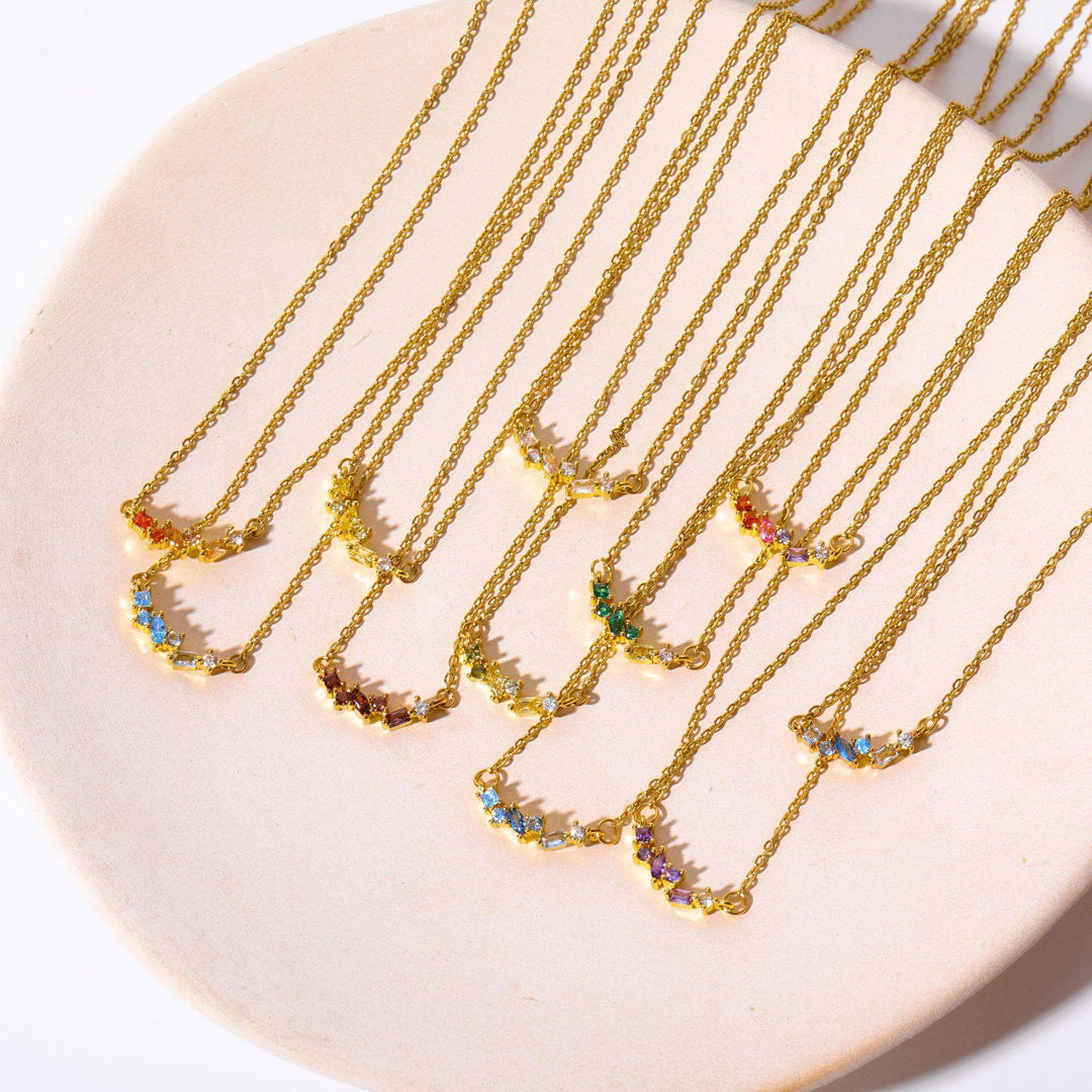 Collar de oro bañado en cobre con colgante de cuentas de piedra natal múltiple de Olivenorma