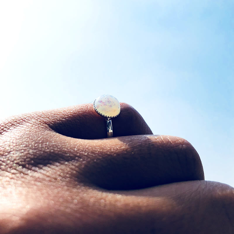 Anillo ajustable de medio círculo sencillo con piedra lunar y ópalo de Olivenorma