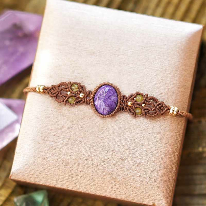 Pulsera y collar de amatista y charoita tejida a mano de Olivenorma