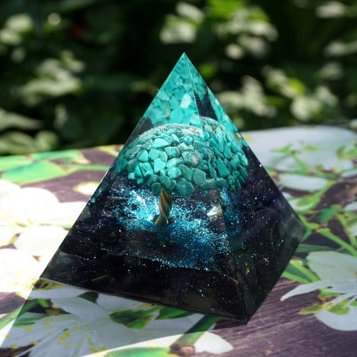 Pirámide de orgón curativo de piedra arenisca azul Olivenorma con turquesa