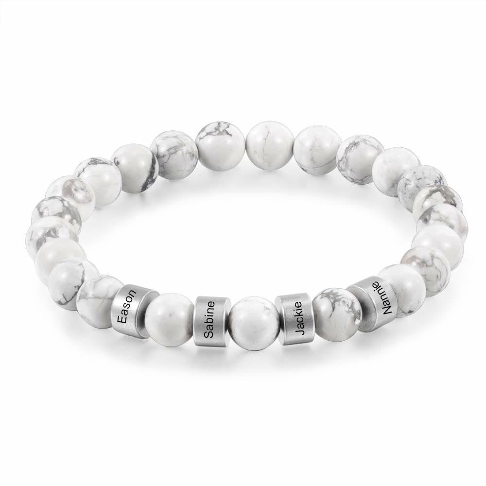 Pulsera de hombre personalizada con cuentas grabadas en piedra natural de Olivenorma