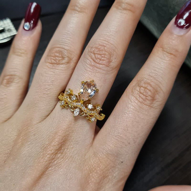 Anillo de compromiso de lujo con corona de circonitas de Olivenorma 