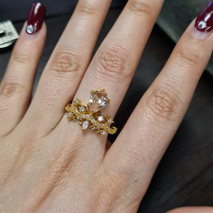 Anillo de compromiso de lujo con corona de circonitas de Olivenorma 