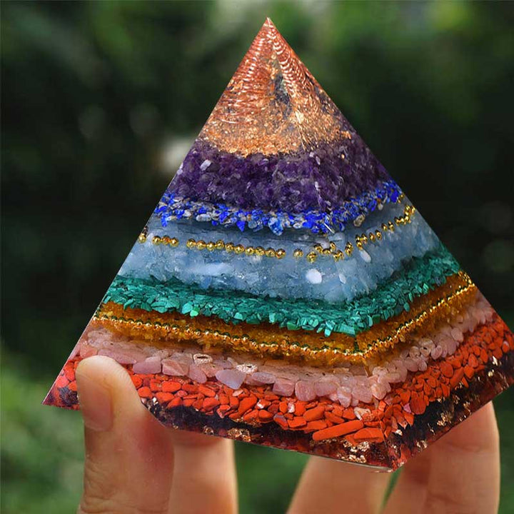 Pirámide orgónica de equilibrio de chakras naturales de Olivenorma 
