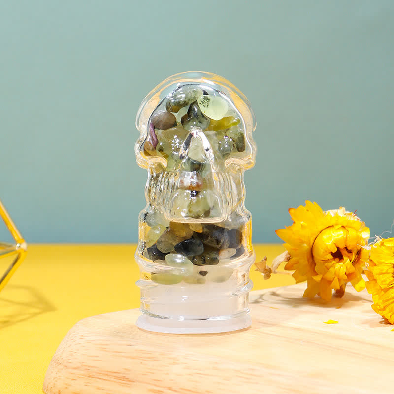 Botella de agua con decoración de cristal con forma de calavera de Olivenorma.