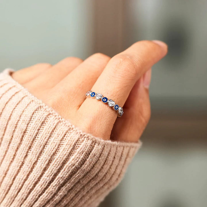 Anillo de plata de ley S925 con forma de corazón y circonita blanca de Olivenorma