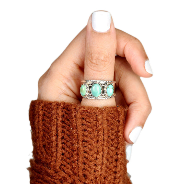 Anillo de turquesa bohemia de tres piedras de Olivenorma