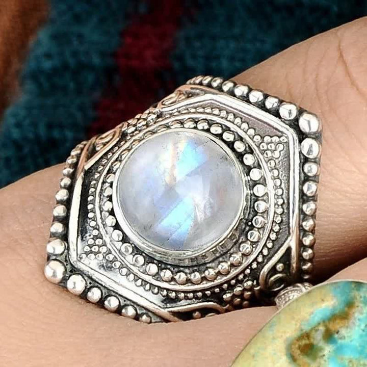 Anillo de plata con piedra lunar estilo retro bohemio